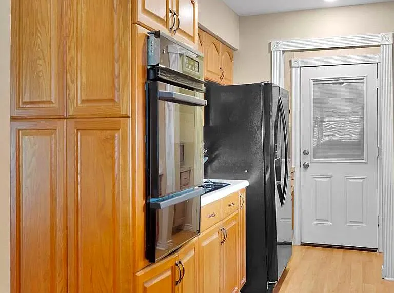 1028 Barber St — Photo 7