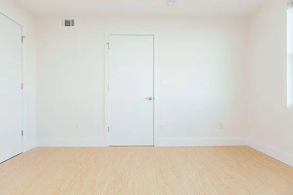 Rented by Nooklyn NYC LLC | media 46