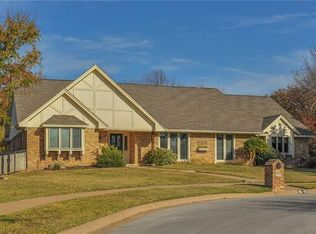 9 Country Club Ct, Pantego, TX 76013