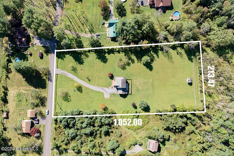 3rd image of 35 Coons Road