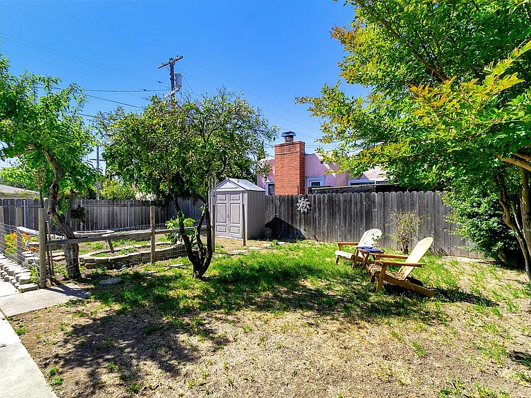 1800 Georgia St #B — Photo 14