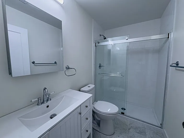 2013 Green St #3F — Photo 22