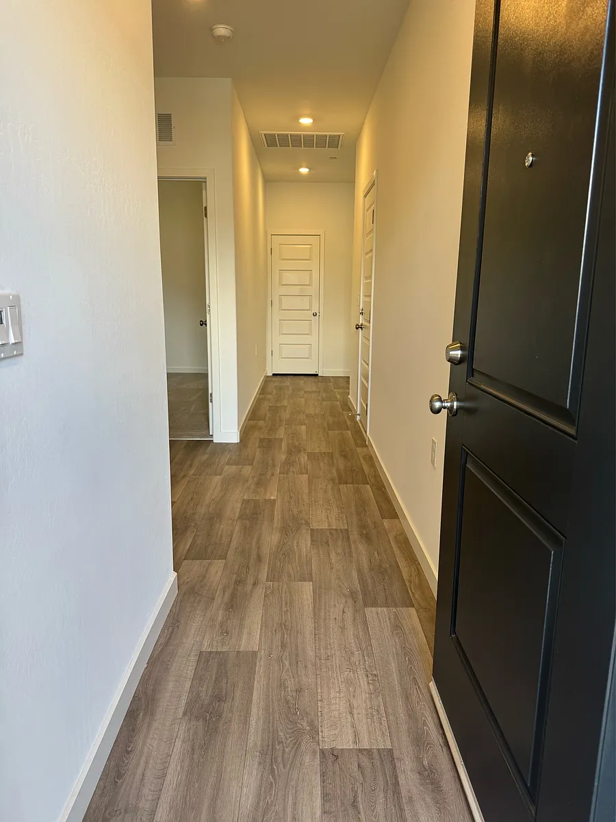 Building Photo - 8105 Wandesford Dr