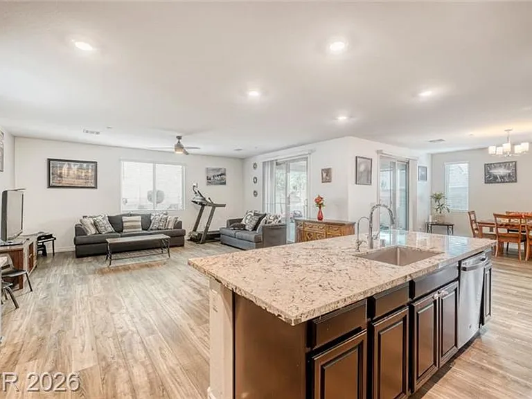 3135 Hazy Hills Ave — Photo 9