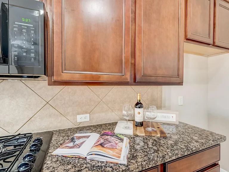 7219 Palmito Ranch Dr — Photo 22