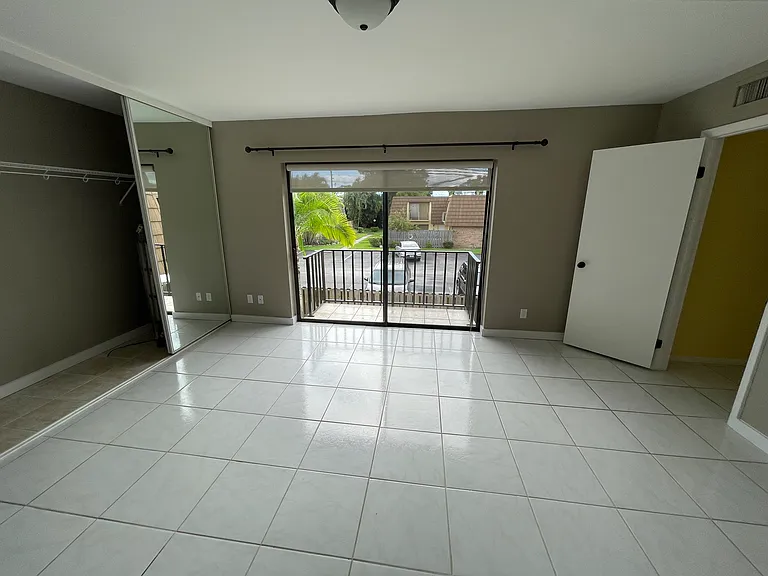 1525 Park Meadows Dr #4 — Photo 4