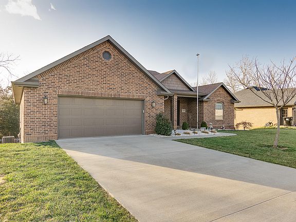 2nd image of 1408 Pleasant Valley Dr