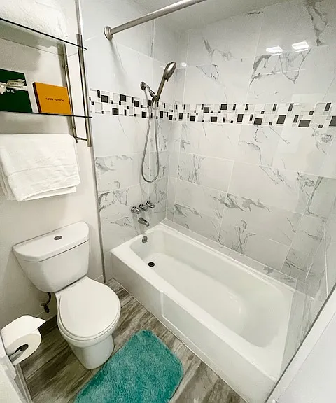 Occidental Towers Apartments — Photo 39