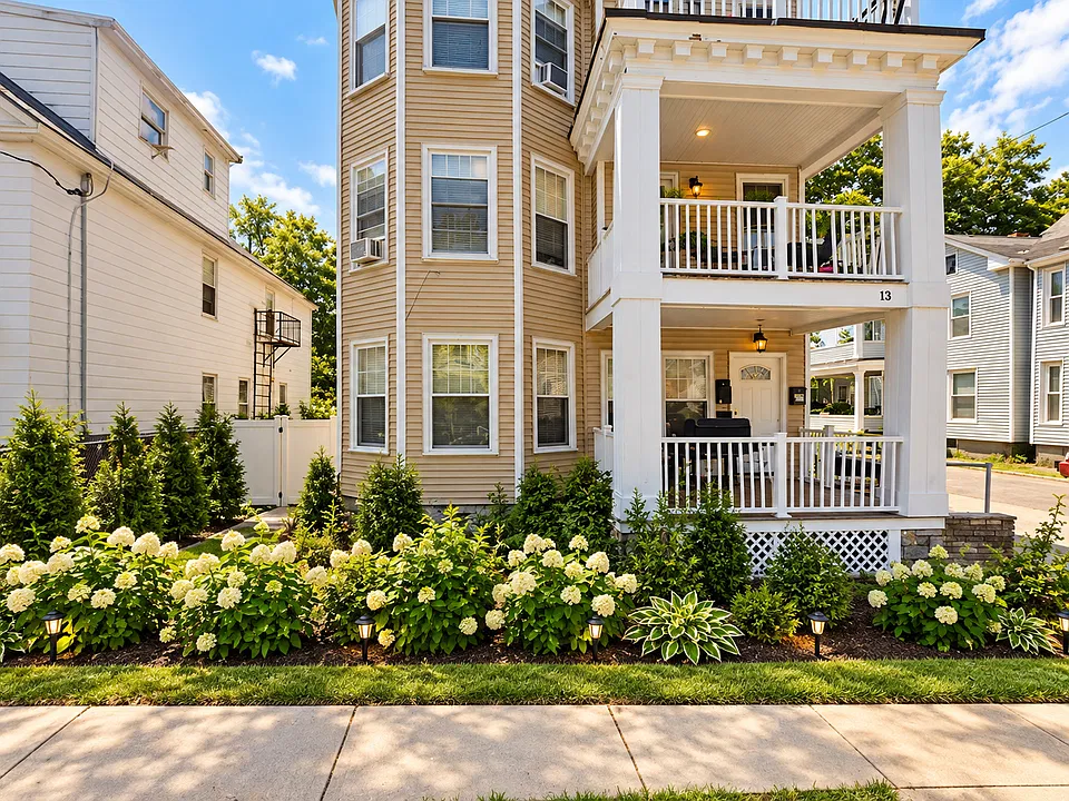 13 Mason St #2