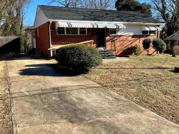 2217 Douglas Hill Dr