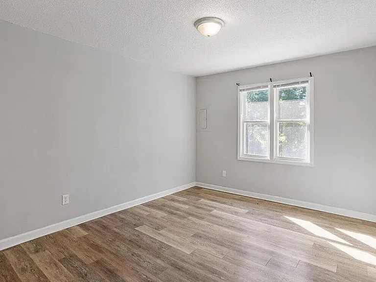 916 Fiske St #B — Photo 11