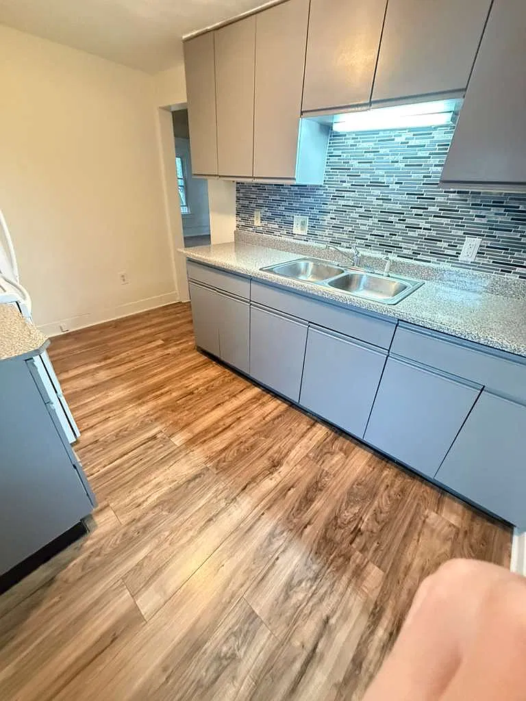 3 bed, 1100 sqft, $1,450 — Photo 3