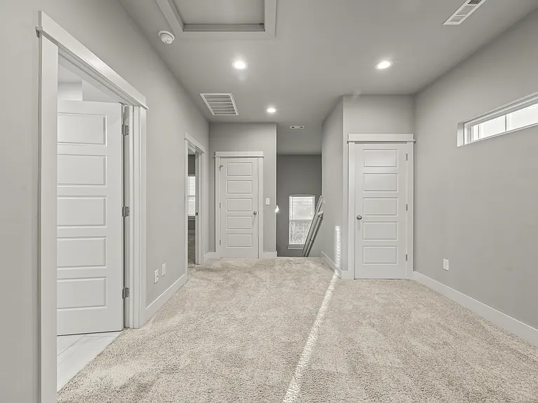 910 W Cato Springs Rd — Photo 17