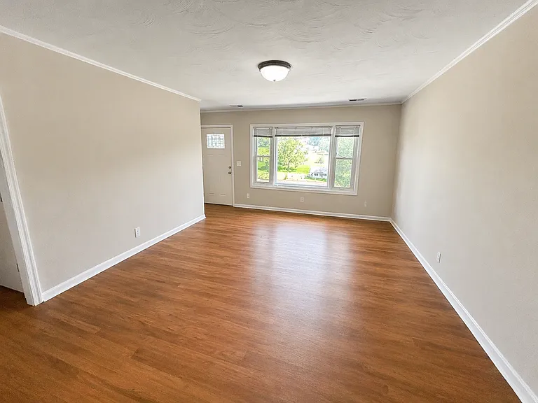 705 Depot St NE — Photo 2