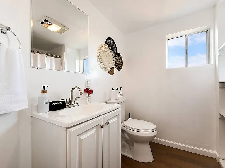 1060 Steuben St #1 — Photo 15