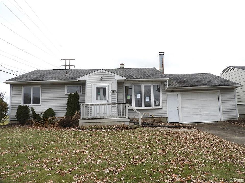 1st image of 216 Mullen St
