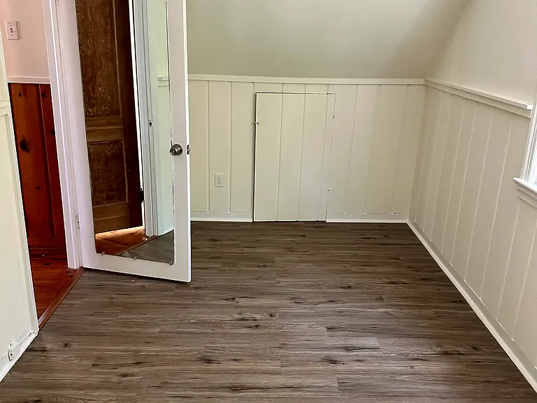 Upstairs bedroom 2