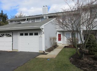 56 Upperbrook Ct, Parlin, NJ 08859