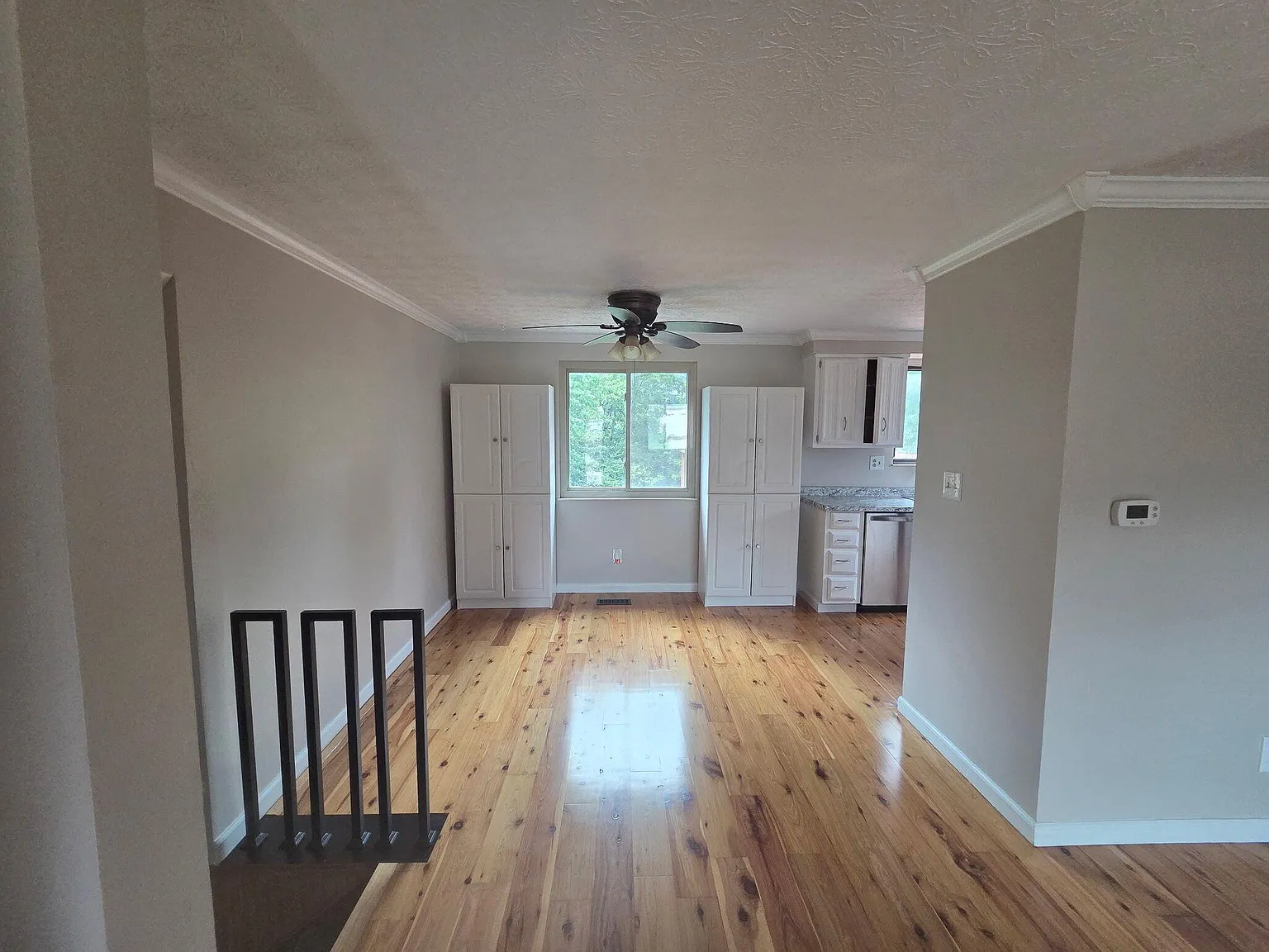 4 bed, 1.5 bath, 1586 sqft, $2,800 — Photo 3