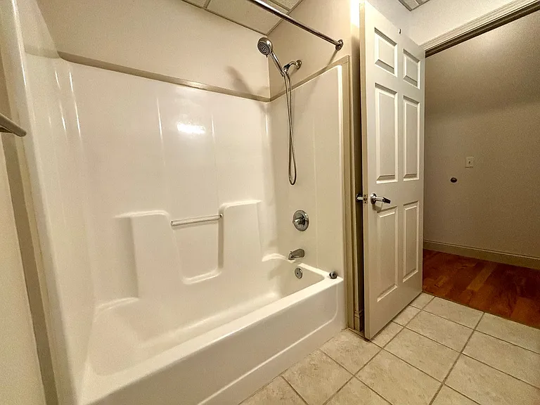 130 E State St #402 — Photo 16