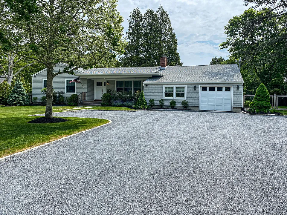 32 White Oak Ln