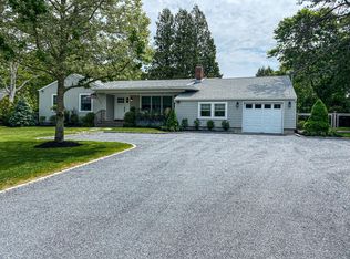 32 White Oak Ln, Westhampton Beach, NY 11978