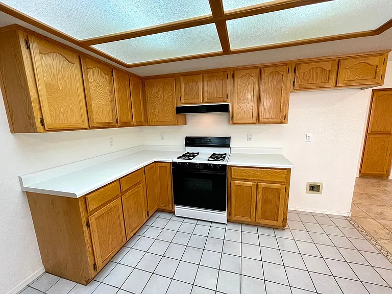 2021 Chambers Ave — Photo 13