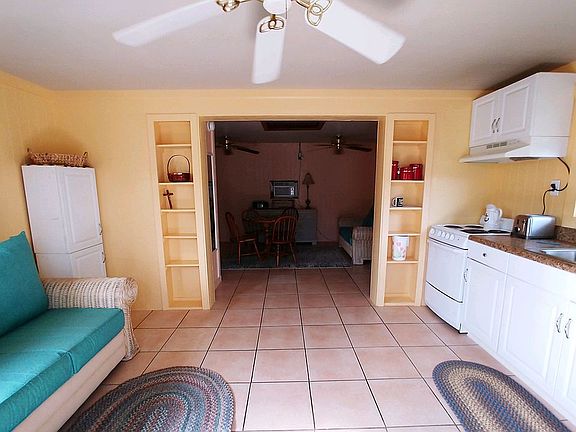 3rd image of 162 Laurie Dr