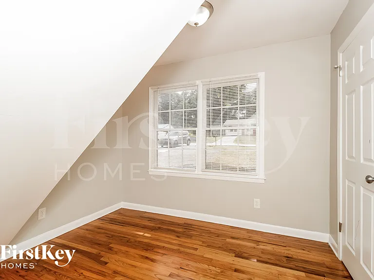 6818 Tralee Dr — Photo 10
