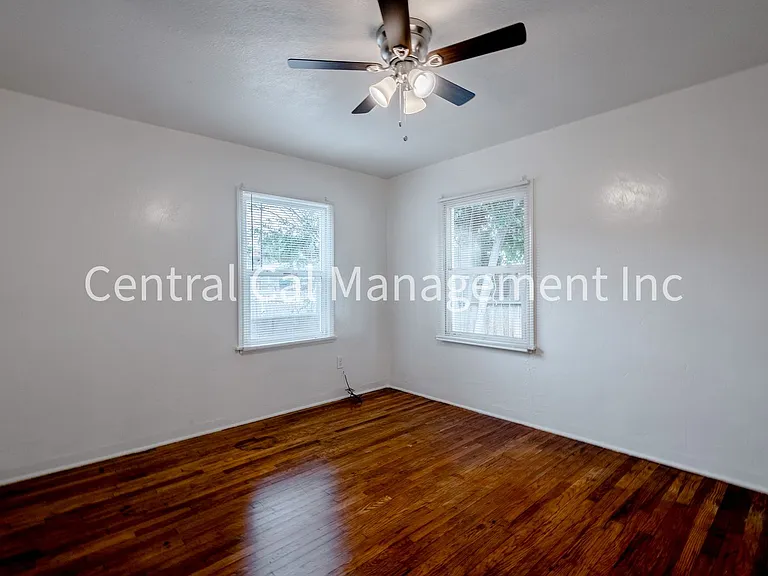 2124 Pacific St — Photo 12
