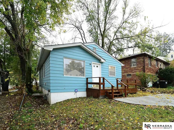 3729 Hartman Ave, Omaha, NE 68111