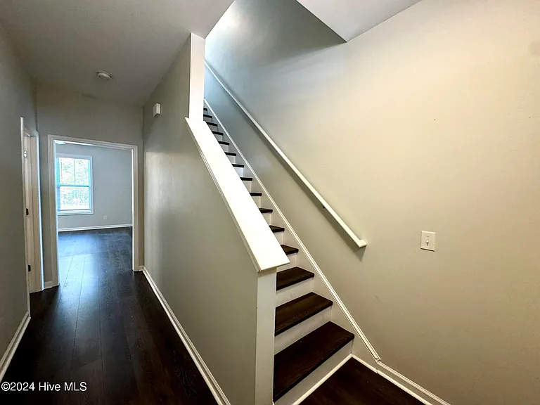 9393 Cassadine Ct — Photo 2