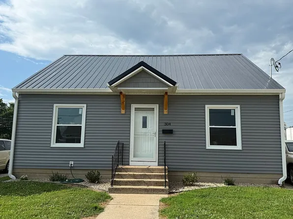 304 W Saint Anthony Ave, Effingham, IL 62401