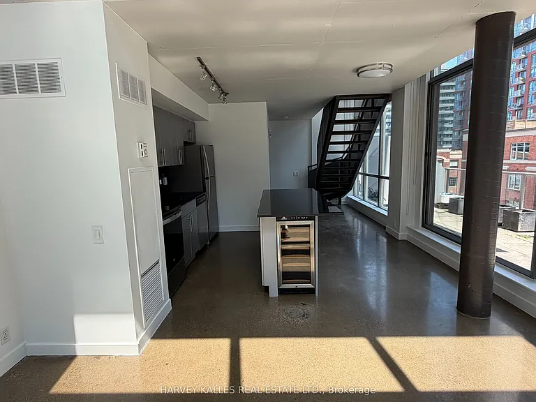 36 Charlotte St #704 — Photo 7