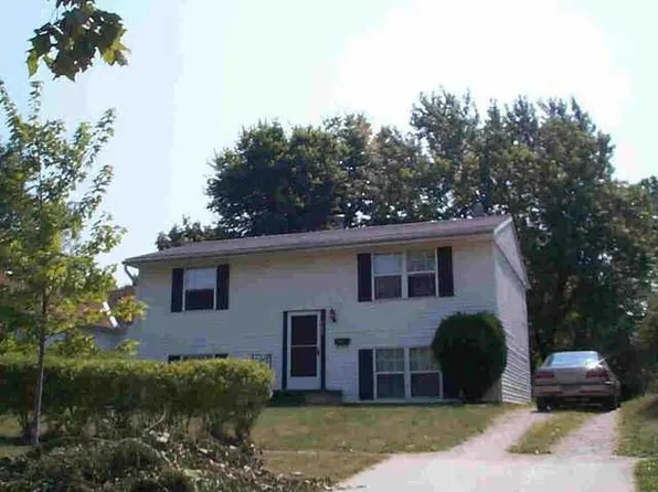 903 E Chestnut St, Bloomington, IL 61701