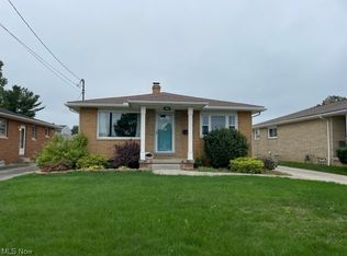 608 Ingalls Rd, Akron, OH 44312