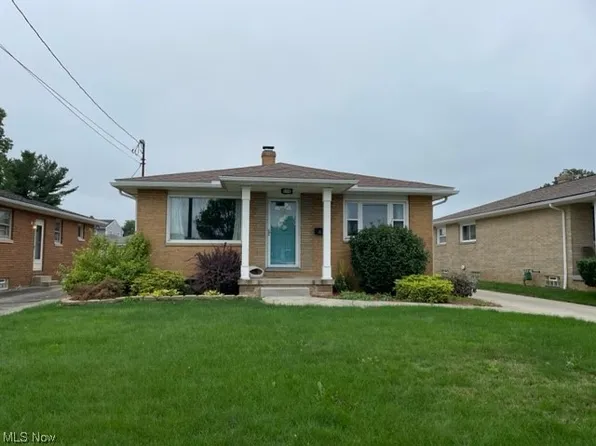 608 Ingalls Rd, Akron, OH 44312