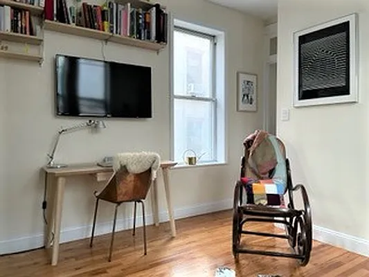 Rented by RBM Brokerage | media 9