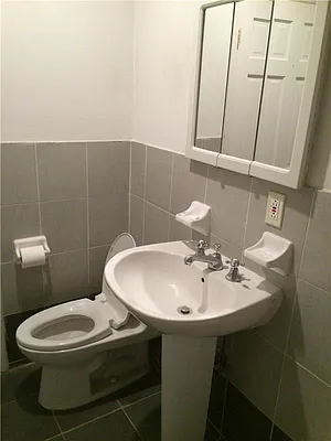 Rented by Sumitomo Real Estate Sales | media 7