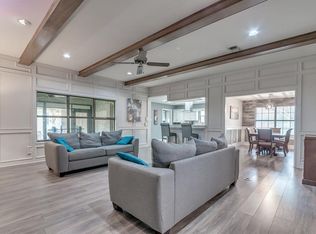 825 Ivy Ave, Deer Park, TX 77536