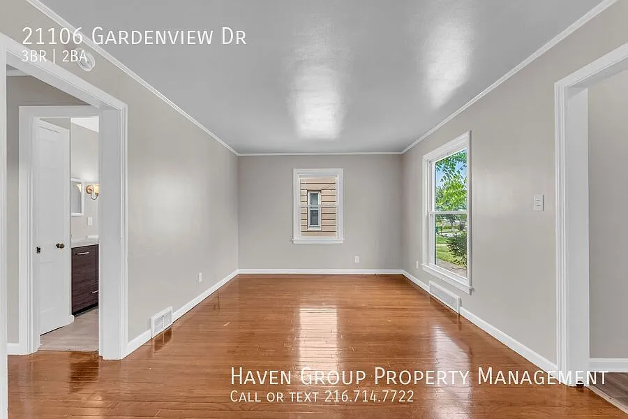 21106 Gardenview Dr, Maple Heights, Ohio, 44137- Spacious 3-bed 2-bath single-family home! — Photo 4