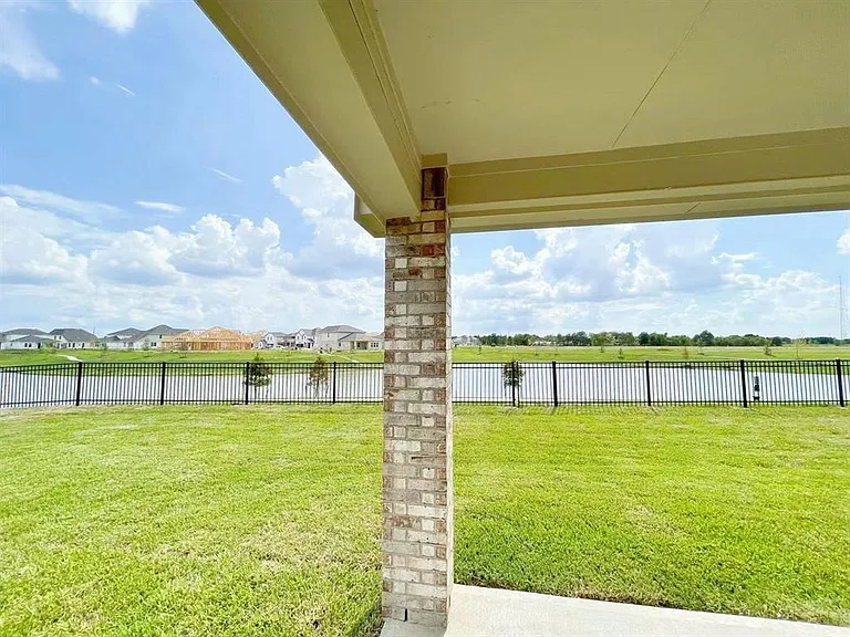 4403 Silvergrass Ln — Photo 24
