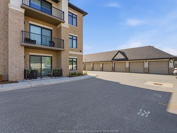 2nd image of 1855 Wyoming Ave #111