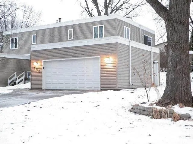 Building Photo - 3587 Cohansey St