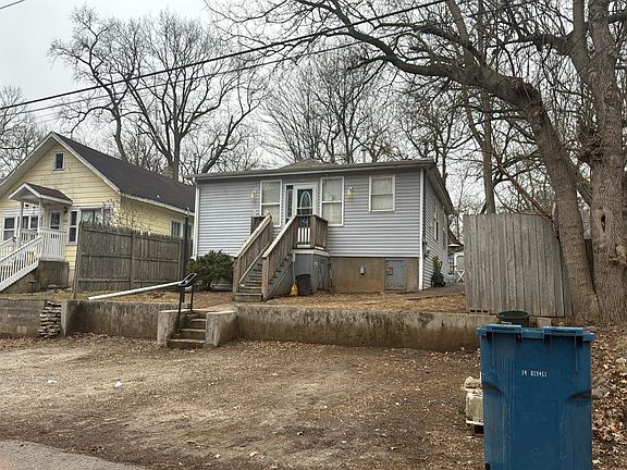 2nd image of 6N934 Woodlawn Ave