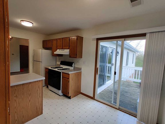 4th image of 329 Sheffield Ct APT 2