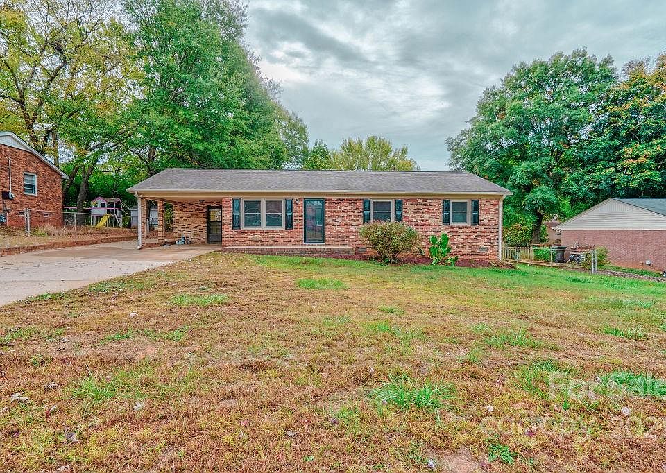 1st image of 805 Southwood Dr