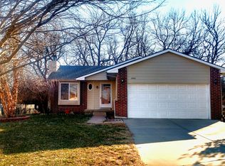 10001 W Prairie Woods Ct, Wichita, KS 67209