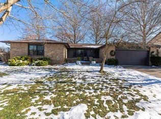 6256 Beaver Lake Dr, Grove City, OH