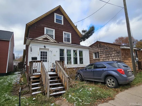 209 Vine St, Ishpeming, MI 49849